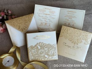 Thiệp cưới DQ-2133-kem đậm nhũ